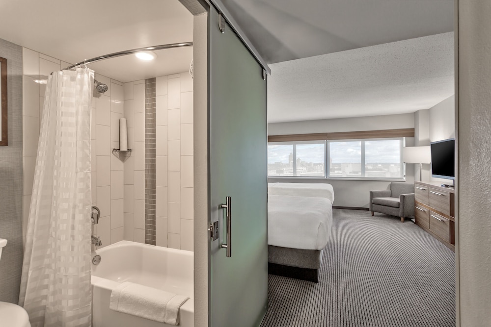 Dos Camas Queen (con sofá cama) del hotel Hyatt Place Minneapolis Downtown. Foto 8