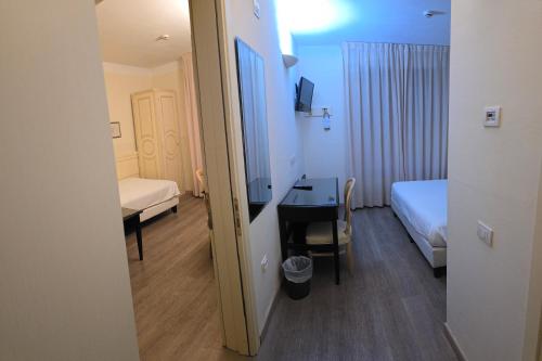 Habitación Triple Estándar del hotel Grand Bonanno