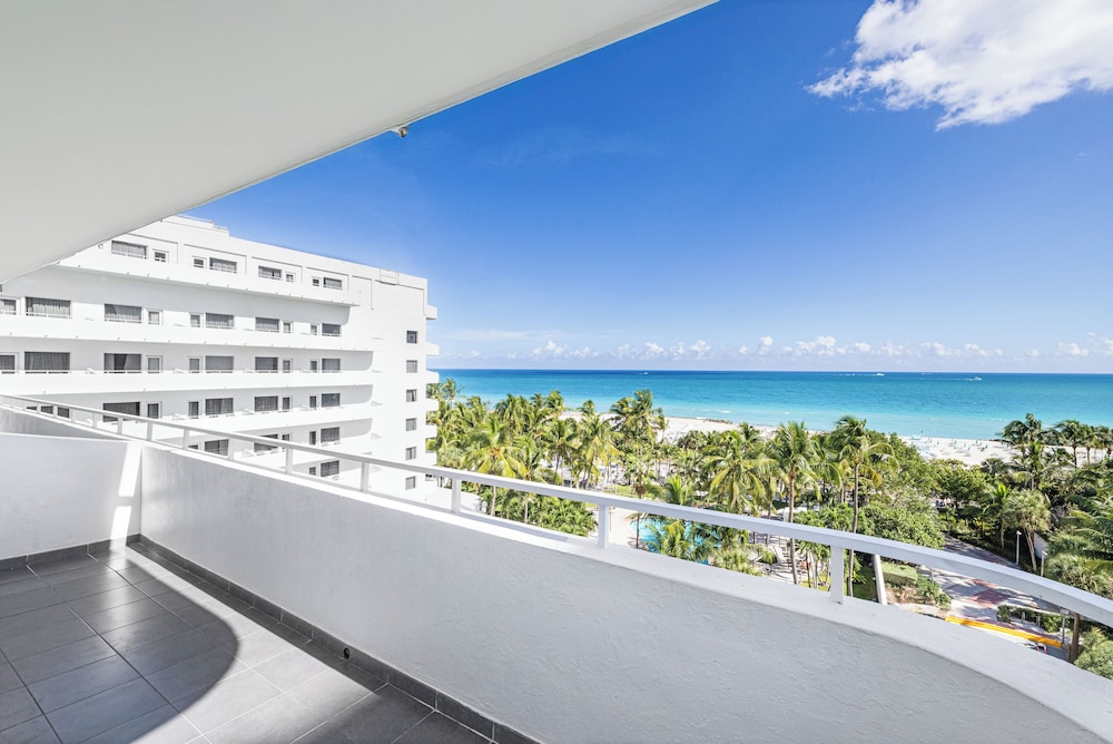 Habitación Deluxe, vistas al mar (Double Beds) del hotel Riu Plaza Miami Beach. Foto 7