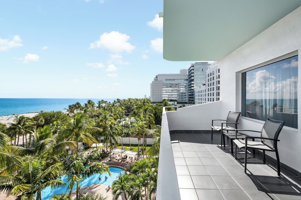 Habitación Deluxe, 1 cama de matrimonio grande, vistas al mar del hotel Riu Plaza Miami Beach. Foto 5