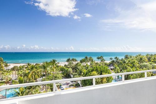 Habitación Deluxe - 2 camas dobles - Frente al océano del hotel Riu Plaza Miami Beach. Foto 4