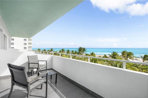 Habitación Deluxe - 2 camas dobles - Frente al océano del hotel Riu Plaza Miami Beach. Foto 9