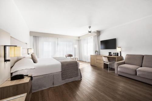 Alojamiento Deluxe - Cama extragrande - Frente al océano del hotel Riu Plaza Miami Beach. Foto 5
