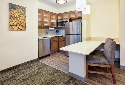 Suite de 1 dormitorio - 2 camas dobles del hotel Staybridge Suites Corning. Foto 3