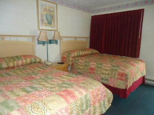 Habitación Doble - 2 camas dobles del hotel Relax Inn. Foto 4