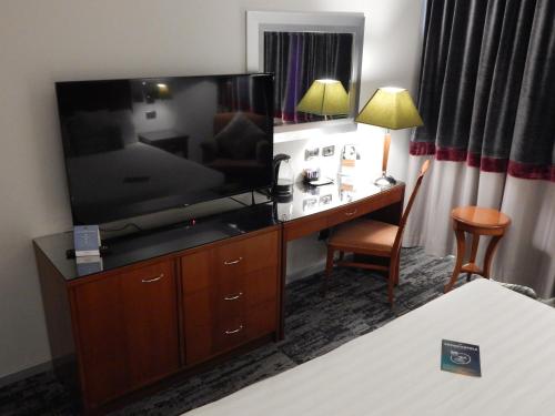 Habitación Doble Superior del hotel Mercure Rome Leonardo Da Vinci Airport. Foto 8