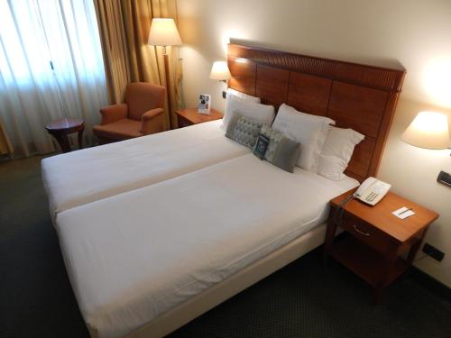 Habitación Doble adaptada para personas con movilidad reducida del hotel Mercure Rome Leonardo Da Vinci Airport