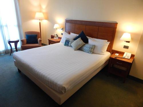 Habitación Doble adaptada para personas con movilidad reducida del hotel Mercure Rome Leonardo Da Vinci Airport. Foto 2