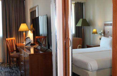Habitación Doble Superior del hotel Mercure Rome Leonardo Da Vinci Airport. Foto 19