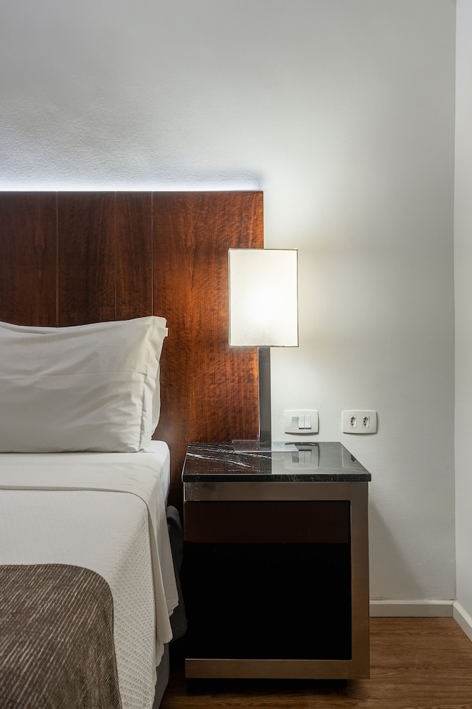 Habitación Deluxe doble, 1 cama de matrimonio, vistas al mar del hotel Orla Copacabana. Foto 1