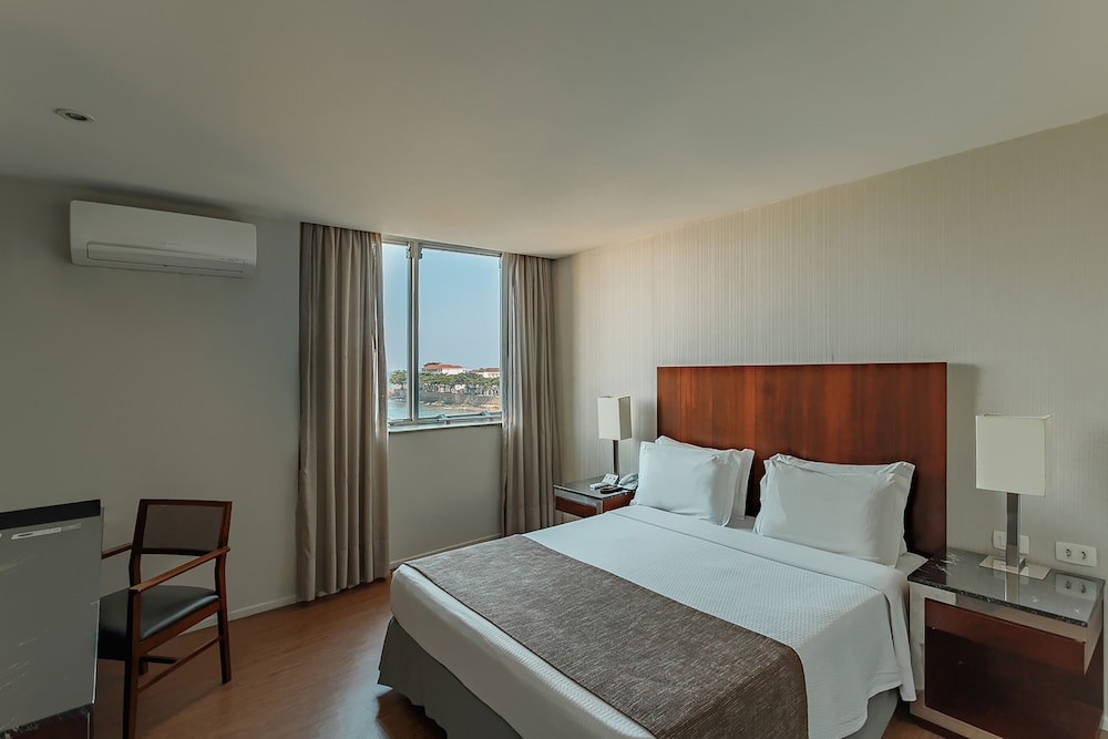 Habitación Deluxe doble, 1 cama de matrimonio, vistas al mar del hotel Orla Copacabana. Foto 2
