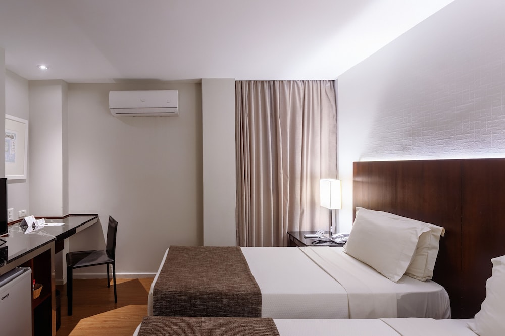 Habitación estándar con 2 camas individuales, 2 camas individuales del hotel Orla Copacabana. Foto 1