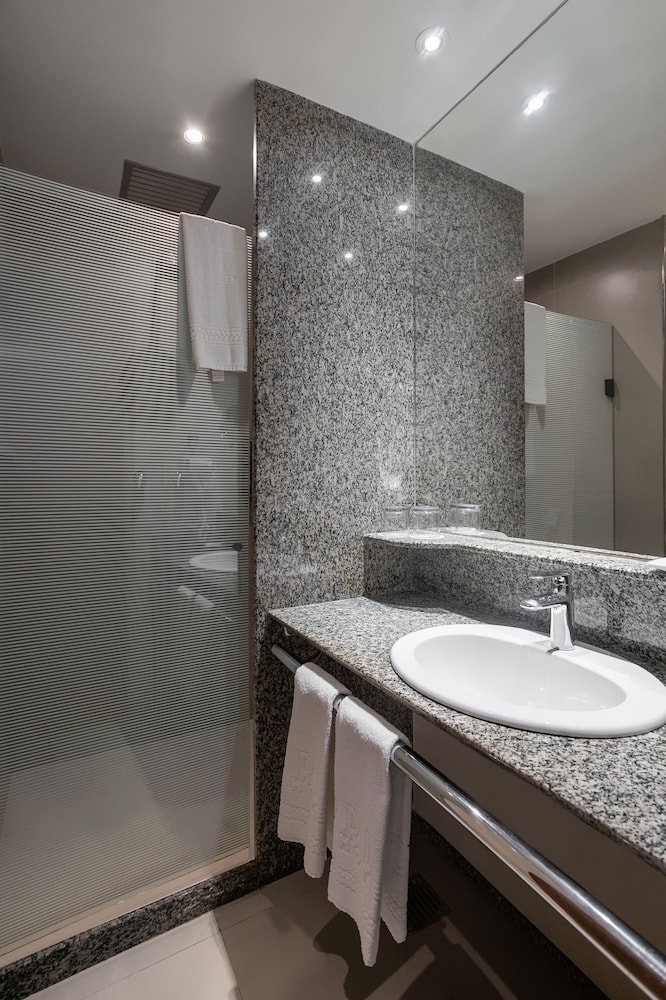 Habitación estándar doble, 1 cama de matrimonio del hotel Orla Copacabana. Foto 3