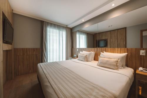 Suite Estándar del hotel Pestana Rio Atlantica. Foto 3
