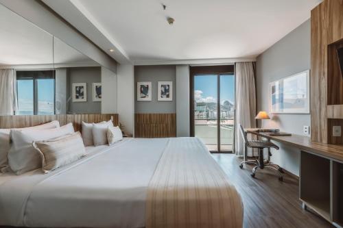 Apartamento con Vista Lateral al Mar del hotel Pestana Rio Atlantica