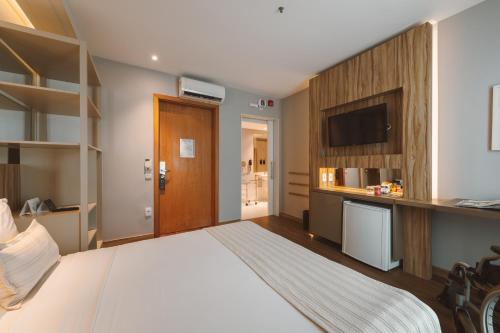 Habitación adaptada del hotel Pestana Rio Atlantica. Foto 1