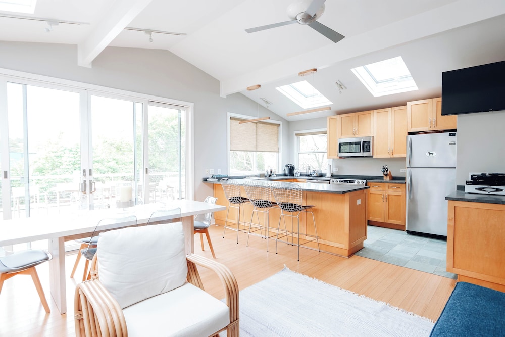 Casa de campo, 2 habitaciones (Dolphin Cottage) del hotel Driftwood Resort On The Ocean. Foto 2