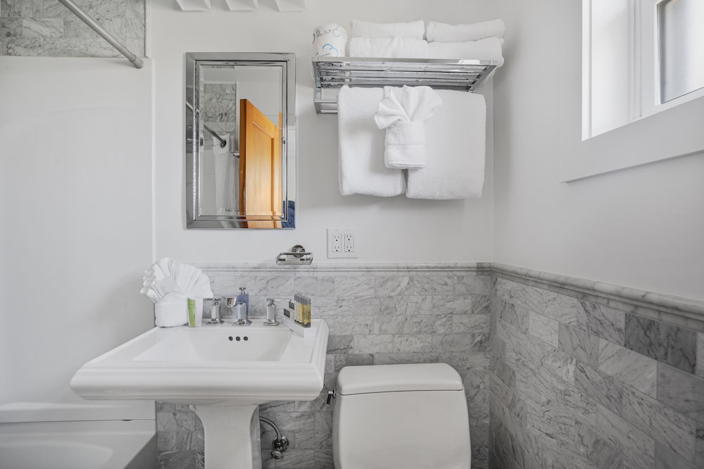 Apartamento 1 Cama queen 1 habitación del hotel Driftwood Resort On The Ocean. Foto 4