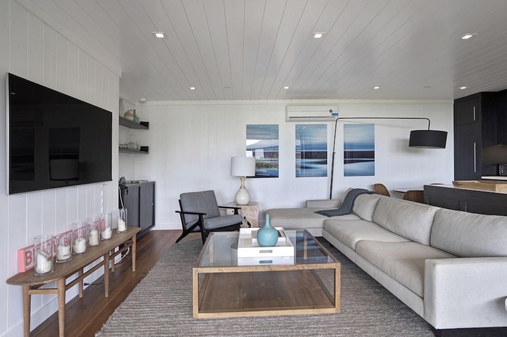 Casa de campo, 2 habitaciones (Executive Cottage) del hotel Driftwood Resort On The Ocean. Foto 1