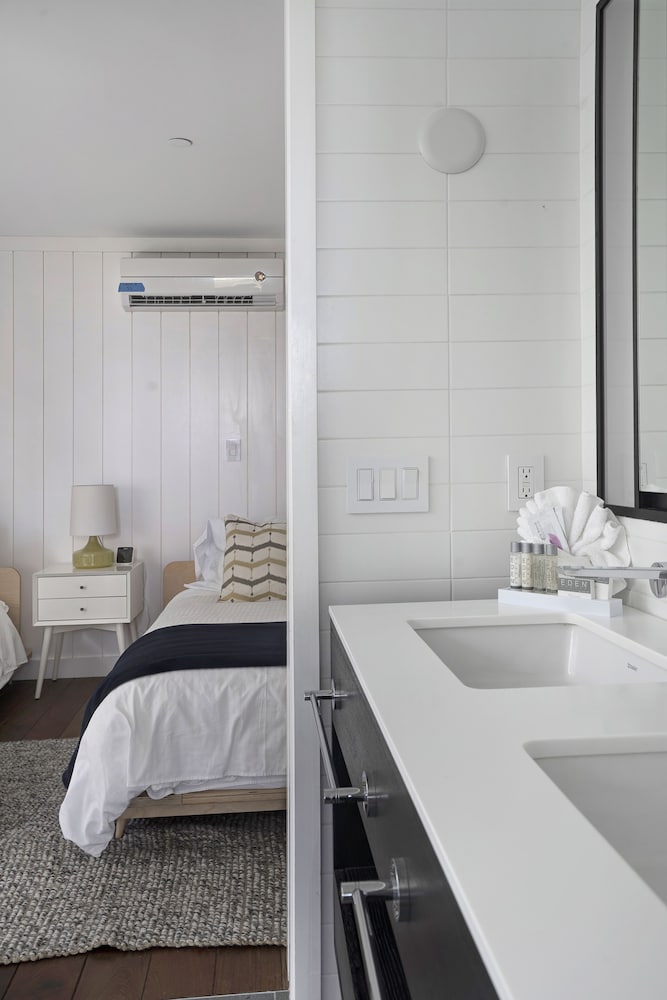 Casa de campo, 2 habitaciones (Executive Cottage) del hotel Driftwood Resort On The Ocean. Foto 9