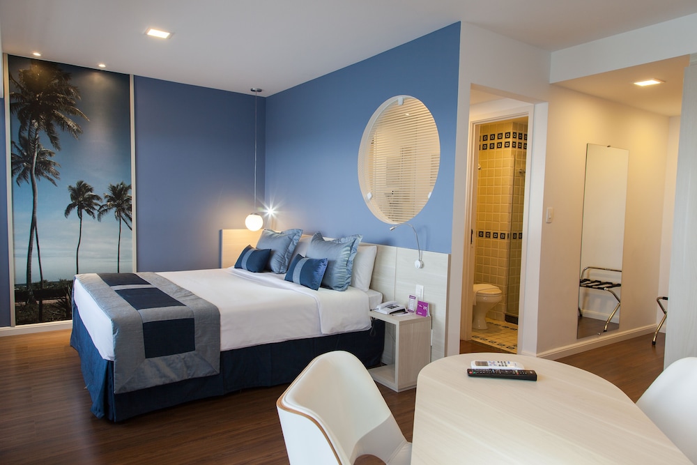 Habitación Standard con una cama doble del hotel Mercure Recife Navegantes. Foto 1