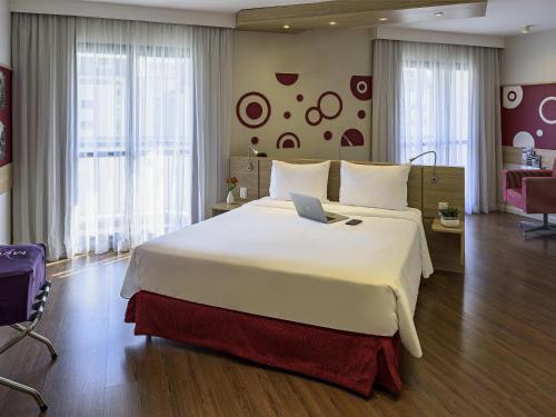 Habitación Privilege con cama extragrande del hotel Mercure Sao Paulo Alamedas