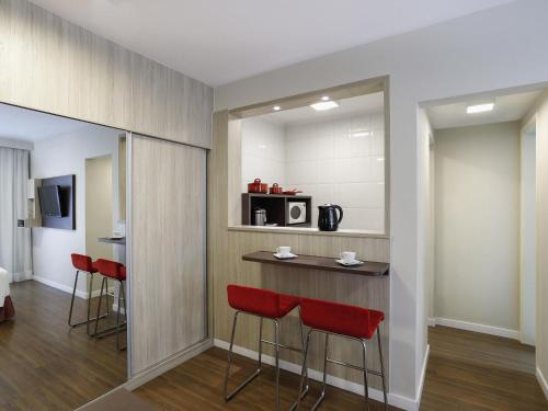 Apartamento estándar con 1 cama doble del hotel Mercure Sao Paulo Alamedas. Foto 1