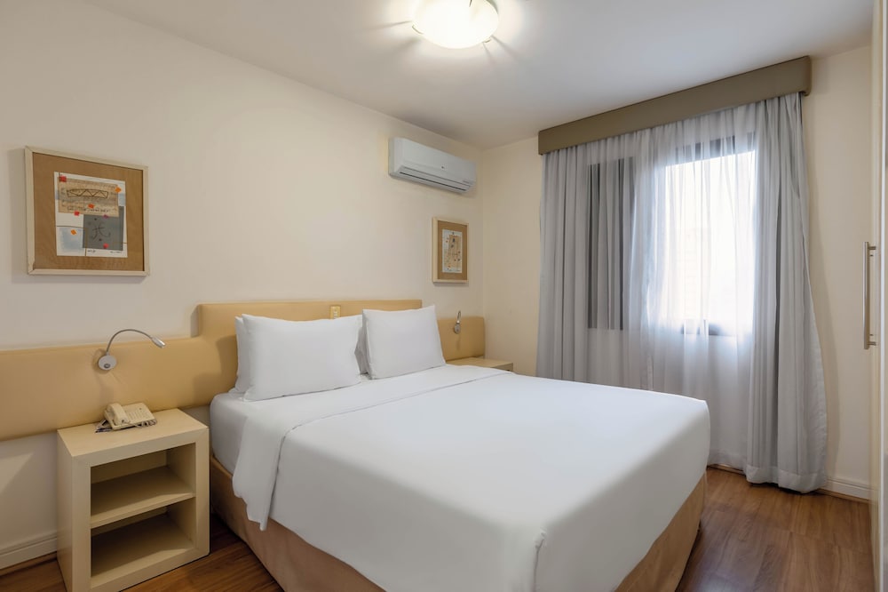 Habitación estándar con una cama doble del hotel Mercure Sao Paulo Moema. Foto 3