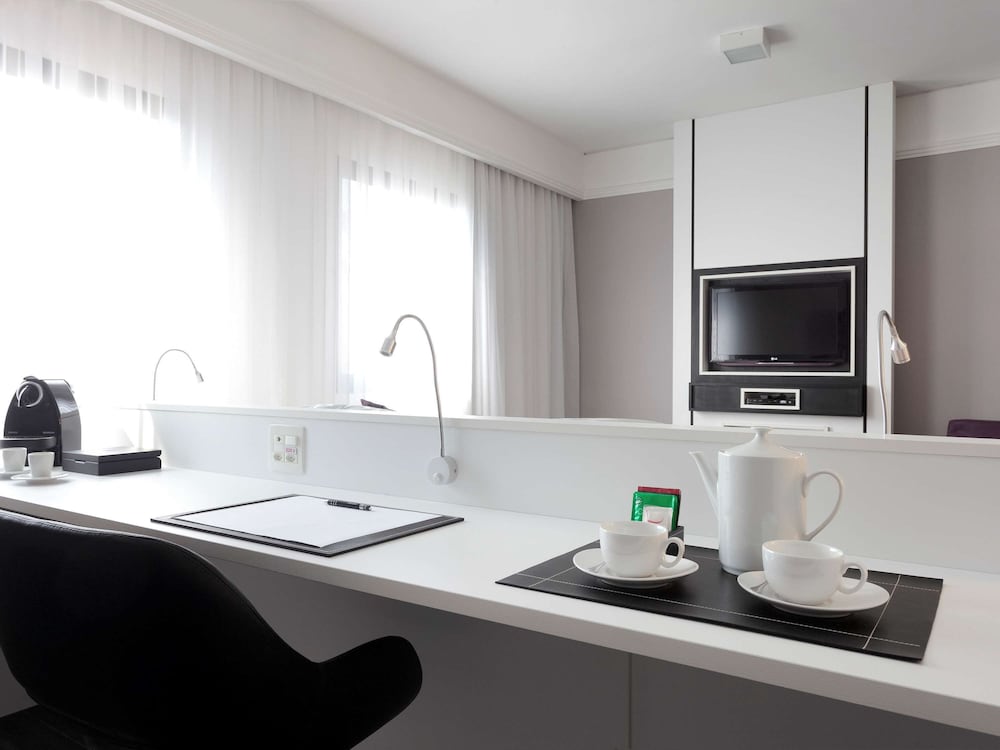 Apartamento de categoría superior con cama de matrimonio del hotel Mercure Sao Paulo Ibirapuera Privilege. Foto 5