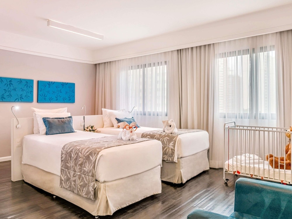 Habitación de categoría superior con 2 camas individuales del hotel Mercure Sao Paulo Ibirapuera Privilege