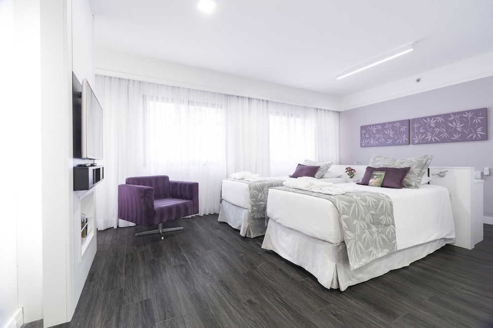 Habitación de categoría superior con 2 camas individuales del hotel Mercure Sao Paulo Ibirapuera Privilege. Foto 1