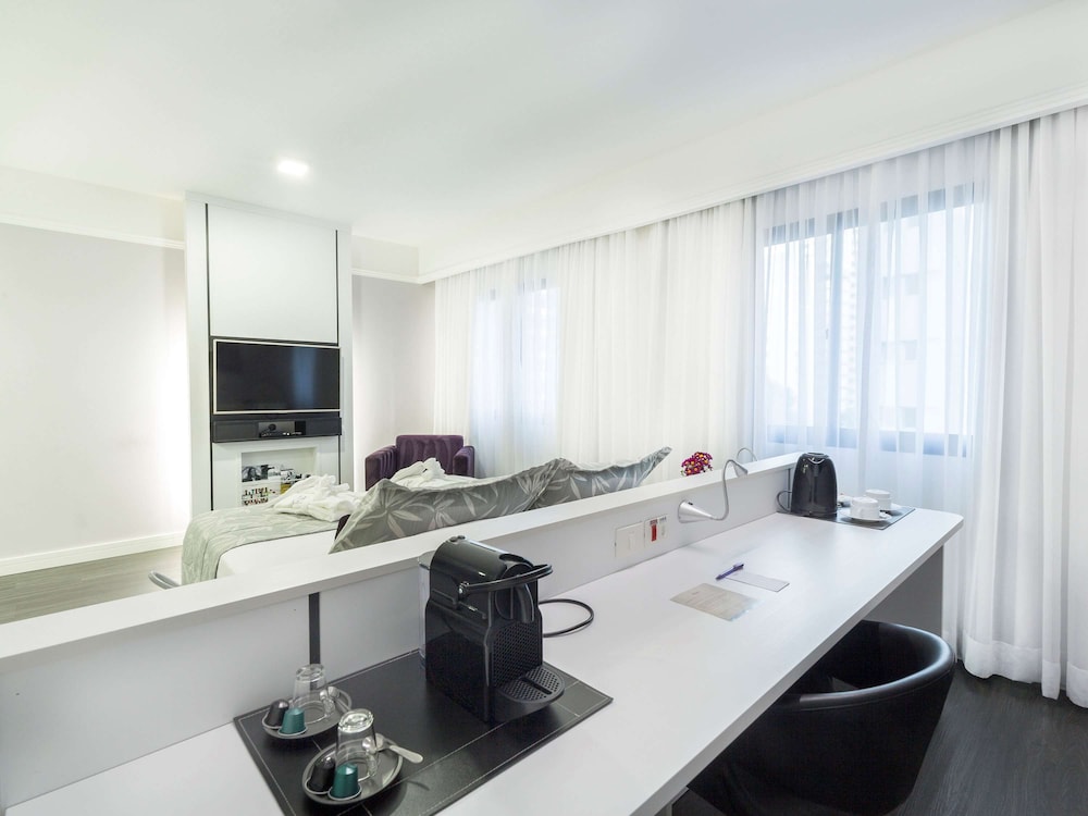 Apartamento Privilege con una cama de matrimonio del hotel Mercure Sao Paulo Ibirapuera Privilege. Foto 2