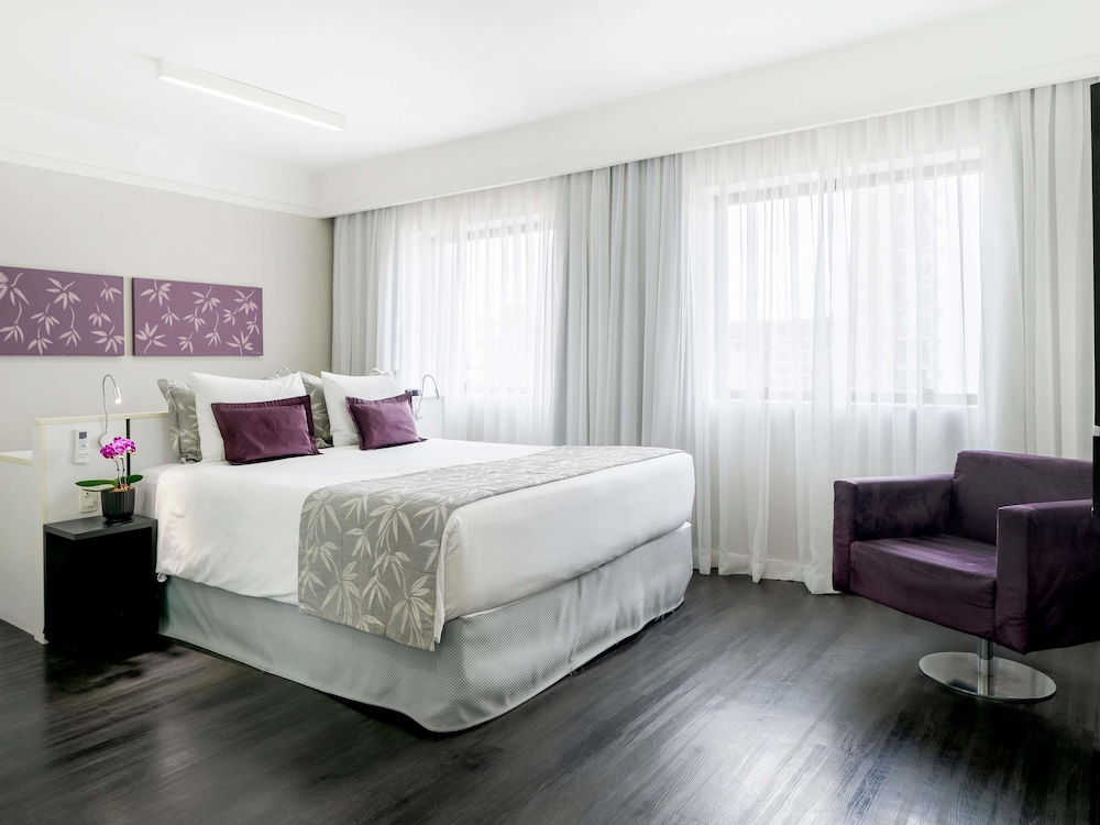 Apartamento Privilege con una cama de matrimonio del hotel Mercure Sao Paulo Ibirapuera Privilege. Foto 9