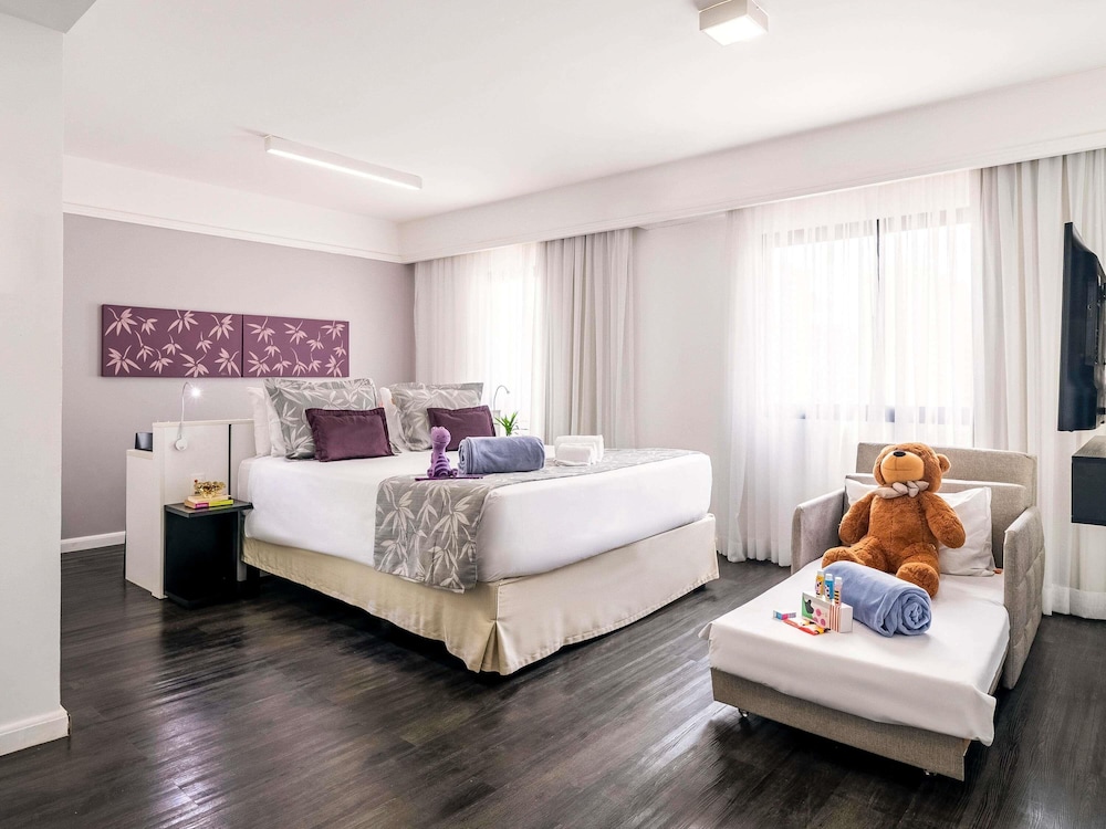 Apartamento Superior con 1 cama doble y 1 sofá cama para una persona del hotel Mercure Sao Paulo Ibirapuera Privilege. Foto 8