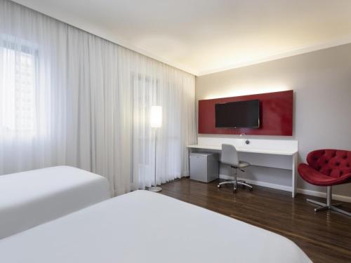 Habitación Doble Superior con balcón - 2 camas individuales del hotel Mercure São Paulo Paulista. Foto 3