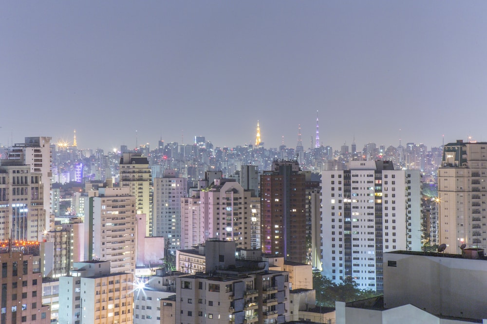 Apartamento Superior con cama King y vistas a São Paulo del hotel Mercure Sao Paulo Vila Olimpia. Foto 12