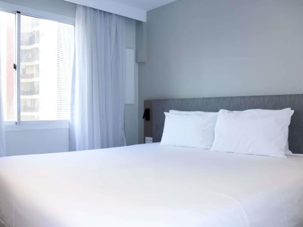 Habitación Deluxe, 1 cama doble del hotel Mercure Sao Paulo Vila Olimpia. Foto 4