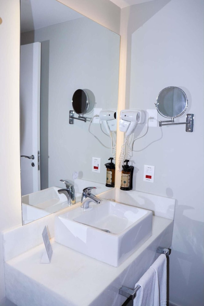 Habitación Deluxe, 1 cama doble del hotel Mercure Sao Paulo Vila Olimpia. Foto 7