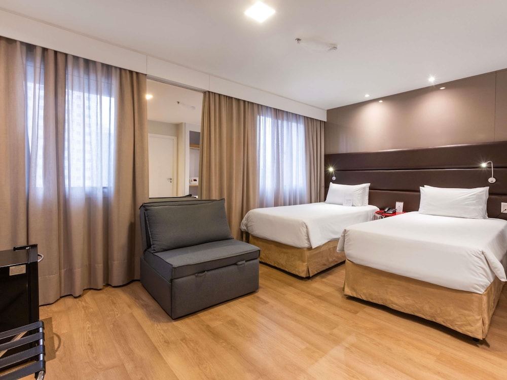 Apartamento Estándar con 2 camas individuales del hotel Mercure Sao Paulo Vila Olimpia. Foto 4