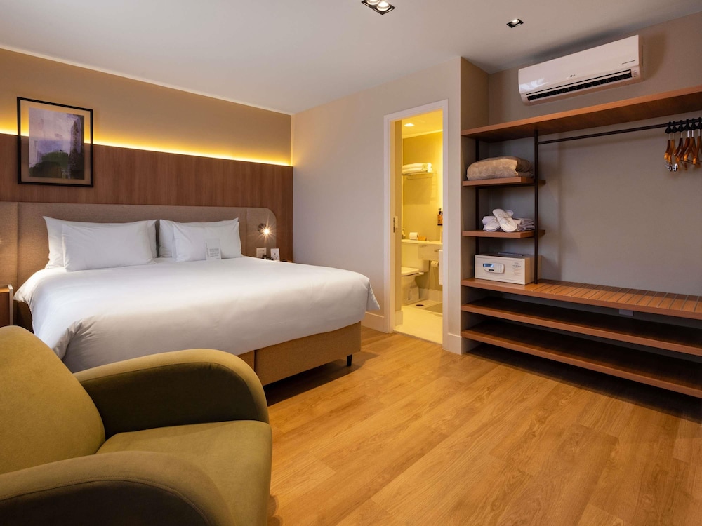 Apartamento Privilege con cama King y vistas a São Paulo del hotel Mercure Sao Paulo Vila Olimpia. Foto 6
