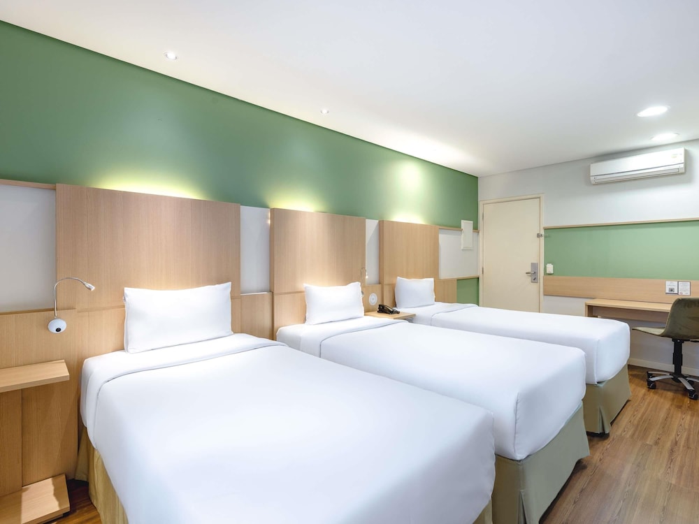 Apartamento con 3 camas individuales del hotel Mercure Sao Paulo Nacoes Unidas. Foto 4