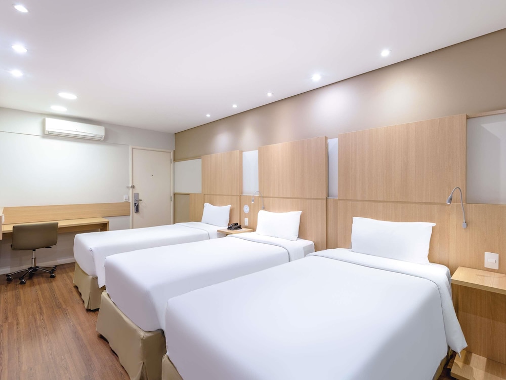 Habitación Superior no fumador con 1 cama dobley 1 cama individual del hotel Mercure Sao Paulo Nacoes Unidas