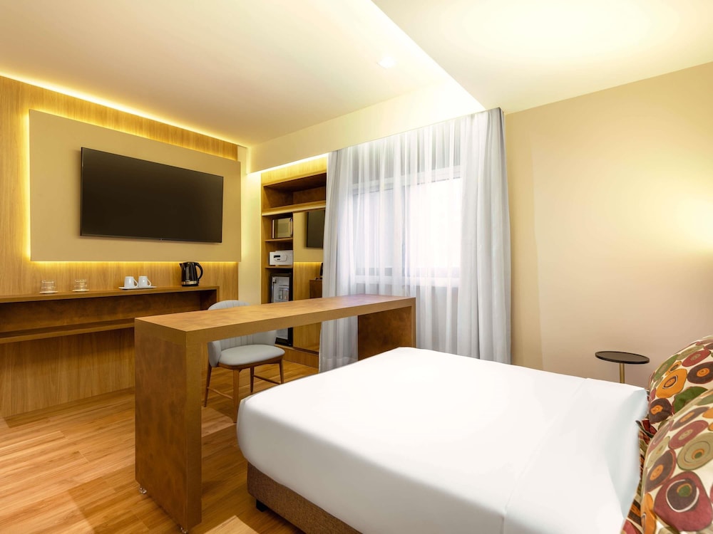 Habitación de categoría superior con 1 cama doble del hotel Mercure Sao Paulo Nacoes Unidas. Foto 1