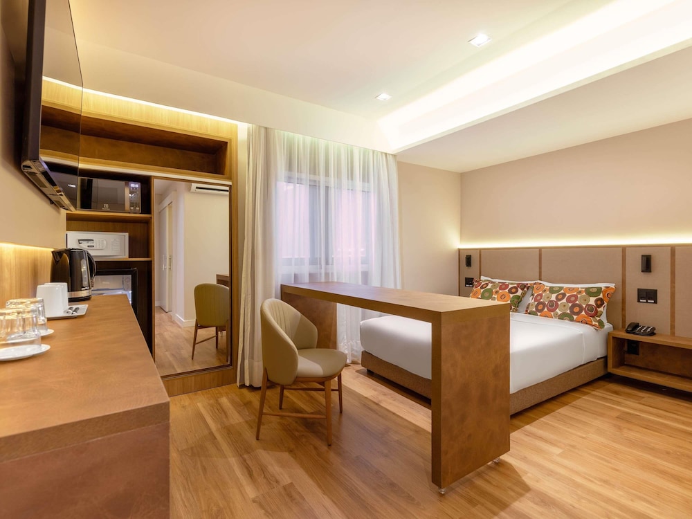 Habitación de categoría superior con 1 cama doble del hotel Mercure Sao Paulo Nacoes Unidas. Foto 4