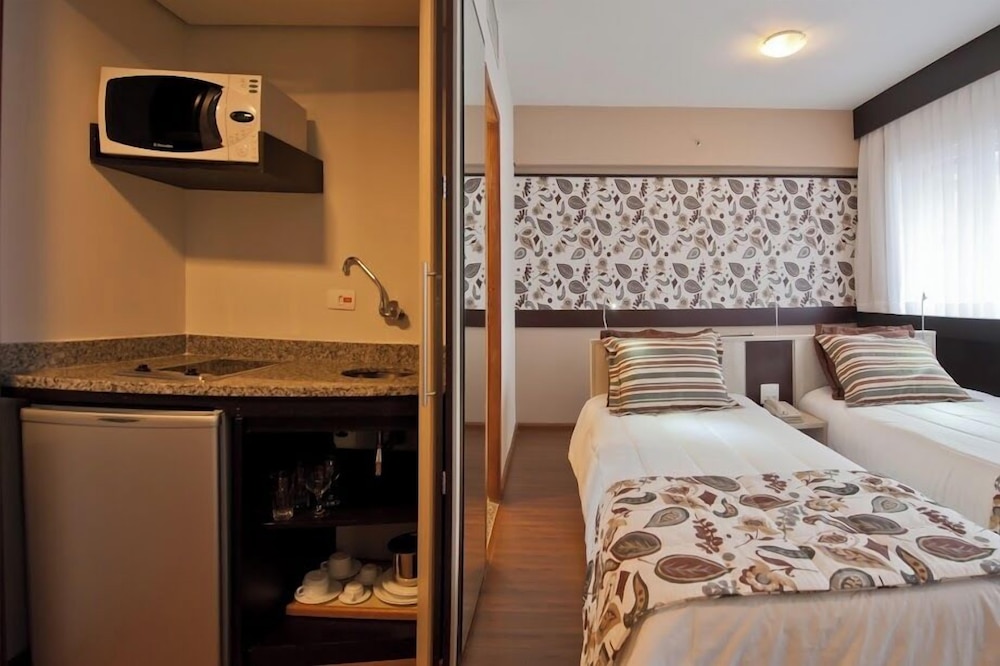 Apartamento de categoría superior con dos camas individuales del hotel Mercure Sao Paulo Bela Vista. Foto 5