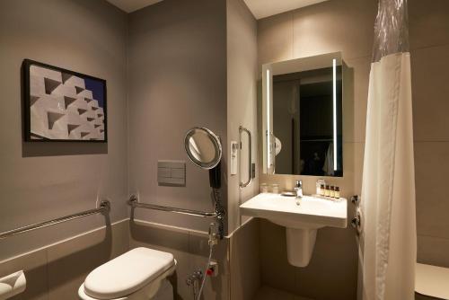 Habitación Doble Deluxe - Acceso para personas de movilidad reducida del hotel Pullman Sao Paulo Ibirapuera. Foto 7