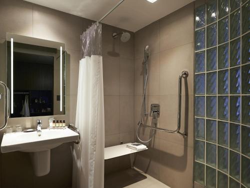 Habitación Doble Deluxe - Acceso para personas de movilidad reducida del hotel Pullman Sao Paulo Ibirapuera. Foto 6