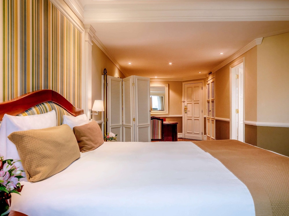 Habitación Superior con una cama doble del hotel Grand Mercure Sao Paulo Ibirapuera. Foto 1