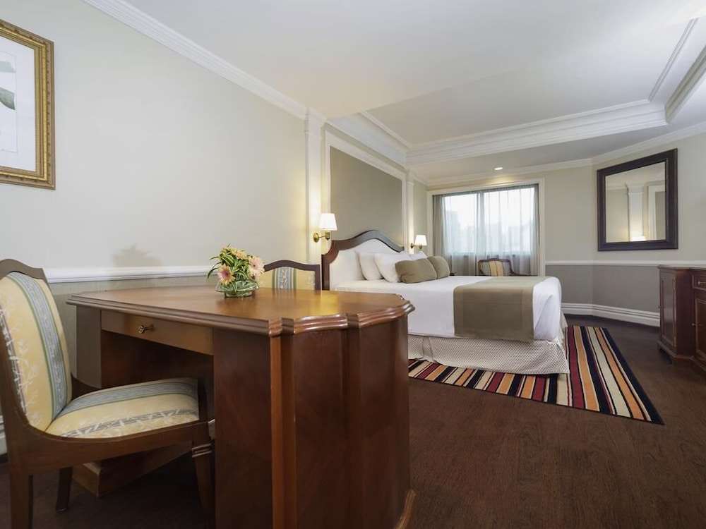 Habitación Superior con una cama doble del hotel Grand Mercure Sao Paulo Ibirapuera. Foto 5