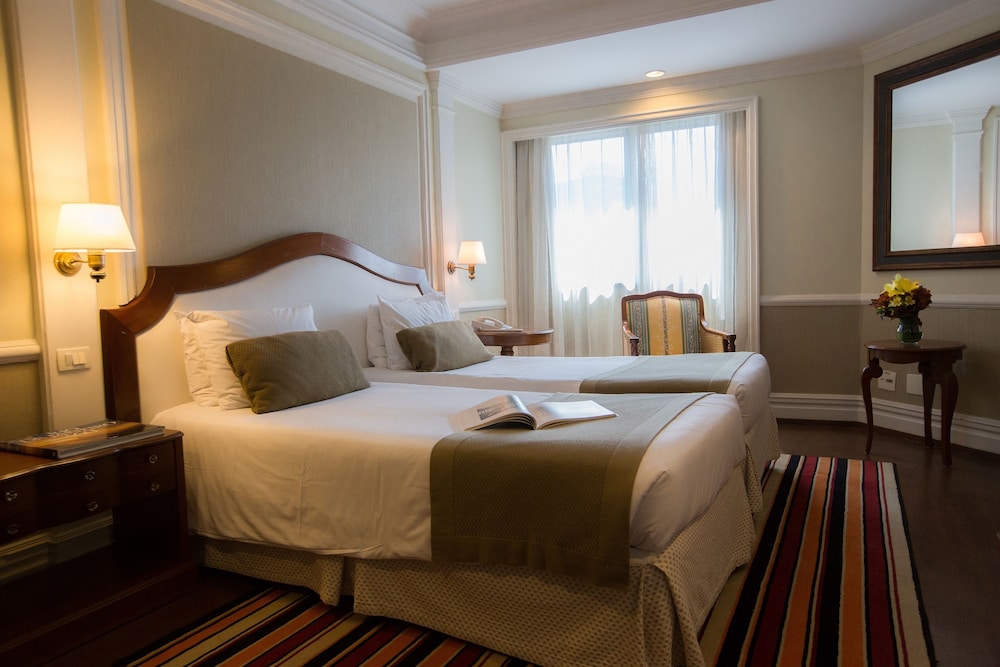 Habitación superior con 2 camas individuales del hotel Grand Mercure Sao Paulo Ibirapuera. Foto 1